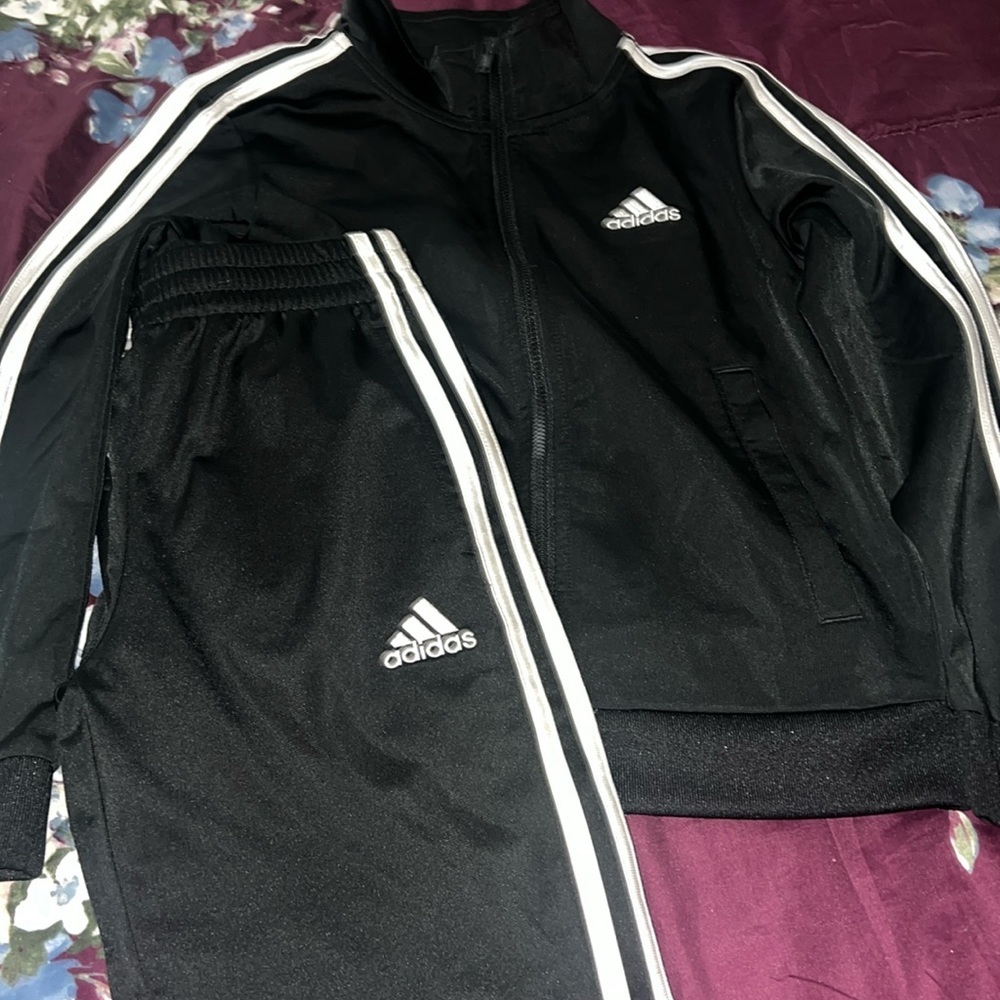 Kids adidas tracksuit size 8
